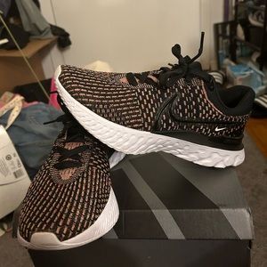 Nike Flyknit React Infinity 3